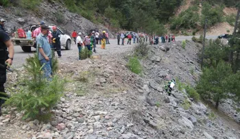 Hombre muere al caer por un barranco en Santiago