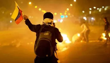 Violentos incidentes al anochecer en Caracas