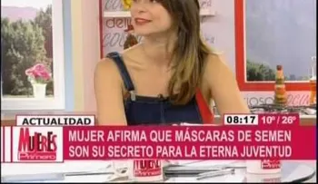 Mujer de 67 años usa máscaras de semen para la eterna juventud (VIDEO)