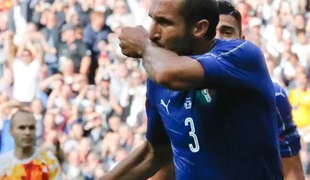 Italia e Islandia vencen a España y a Inglaterra