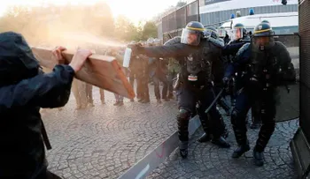 Seis Heridos y 29 detenidos en protestas contra el resultado electoral en París            