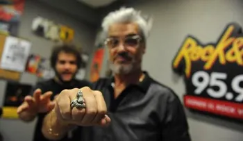 "La música electrónica viene con pastillas"
