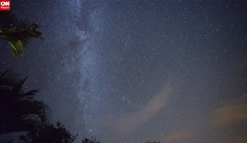 Habrá lluvia de estrellas Perseidas este fin de semana: te contamos cómo verlas