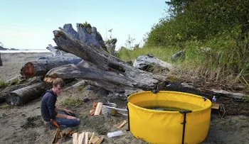 Ingeniosa bañera hidromasaje lleva a relajarse en la naturaleza