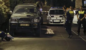 Bebé de dos meses muere atropellado tras caer de cargador