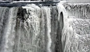 Ola de frío en E.E.U.U congeló las cataratas del Niágara 