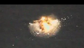 El momento en que un caza ruso Su-30SM destruye un buque
