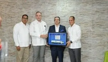 José del Castillo Saviñón participa en acto de despacho de camión No. 25 mil de Gas Natural Licuado