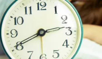 Por esta razón debes dejar de dormir hasta tarde los fines de semana