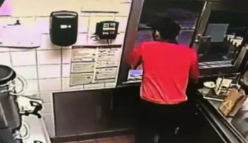 El "héroe del mes" de McDonald s: arriesgó su vida y salvó a una joven policía y sus dos hijos