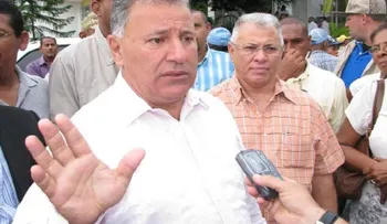 Serulle dice no ha repartido terrenos municipales
