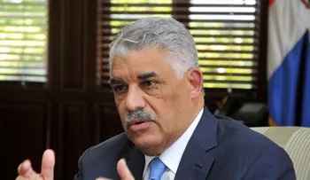 Embajadores ofrecen respaldo a canciller Vargas Maldonado