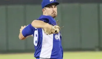 Tigres del Licey propinan séptima derrota a los Toros