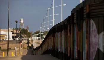 Más mexicanos salen de EE.UU. que los que entran