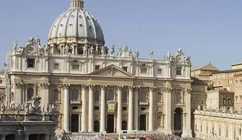 Renuncian el director y el subdirector del banco del Vaticano