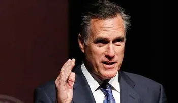Romney dice en discurso que Trump es un "fraude"