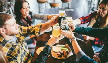 Trabajo de ensueño: 12.000 dólares por una gira cervecera mundial