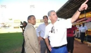 Danilo Medina instruye Ministerio OP reparar estadio Cibao, de Santiago