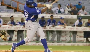 Las Aguilas le ganan a la EO con Fermín de regreso; Licey vence a Toros