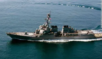 Destructor de EE.UU. pasa cerca de una isla en el mar Meridional de China