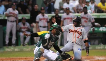 Gigantes derrotan por tercer día seguido a las Estrellas