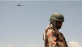 Al menos 21 muertos, mayoría mujeres y niños, en bombardeo en Pakistán