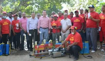 Bisonó encabeza nueva jornada de fumigación para eliminar criaderos de mosquitos
