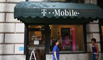 Filtran datos de 15 millones de clientes de T-Mobile tras 'hackeo' a Experian
