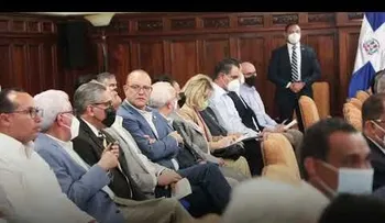 Presidente Abinader encabeza acto de disertación de planes para la UASD