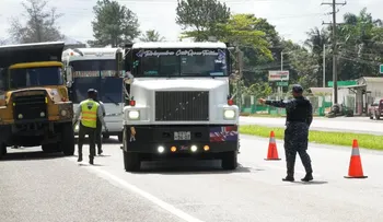 DIGESETT retiene vehículos en la Duarte por riesgo