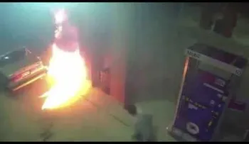 Intentó matar una araña y mira lo que pasó (VIDEO)