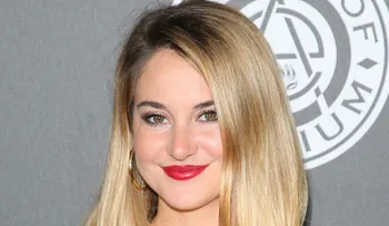 La actriz Shailene Woodley encabeza la nueva moda de no limpiarse la melena por 30 días 