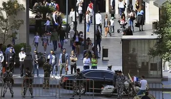 Presidente francés inicia visita a Medio Oriente en Líbano