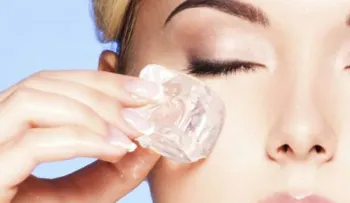 6 beneficios de aplicar cubos de hielo en la piel del rostro
