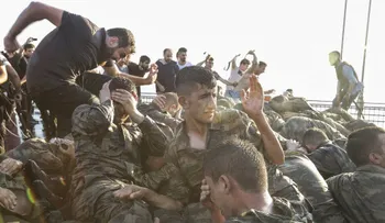 Amnistía Internacional reporta casos de tortura de los detenidos en Turquía
