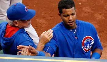 Castro da un par de dobles para los Cubs; Toronto sigue ganando
