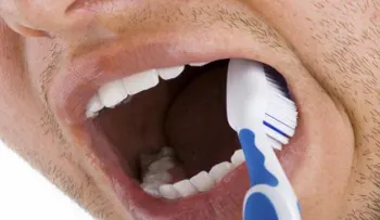 5 objetos que usas a diario y son más sucios que el piso de un baño