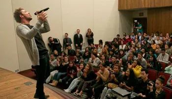 David Bisbal a estudiantes: luchen cada día 