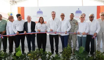 Presidente Abinader inaugura primera etapa de la prolongación Avenida Ecológica en SDE