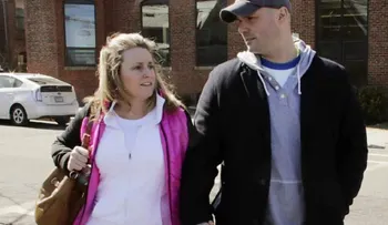 La conmovedora historia de amor de una sobreviviente del atentado de Boston y el bombero que la rescató