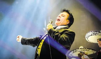 "Sí, es verdad, Juan Gabriel y yo dormíamos juntos"