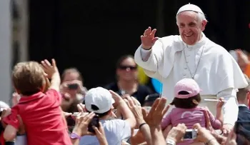 El papa Francisco: arrestan menor inspirado por el EI que planeó matarlo en EE.UU.