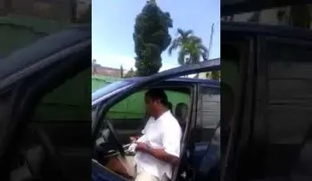 "Atento a mi te voy a quitar el uniforme", amenaza del chofer contra agente de AMET
