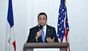 Andrés Navarro explica nuevo sistema consular