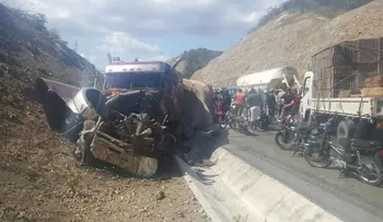 Un persona muerta por aparatoso accidente entre una patana y un camión en â??El Númeroâ?, de Azua