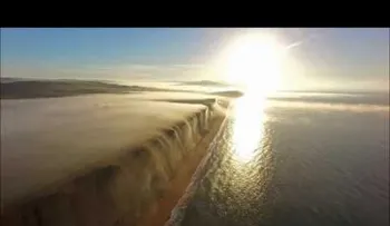 Un dron capta el raro fenómeno natural que funde el cielo con el mar