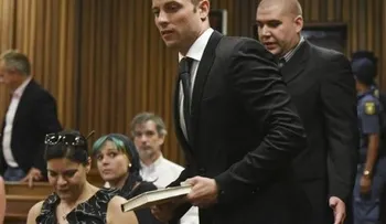 Pistorius seguirá bajo arresto domiciliario hasta condena
