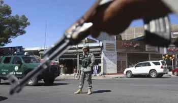  Diez muertos y varios heridos en un atentado con bomba en Afganistán 