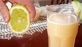 Batido a base de manzana, limón y un ingrediente secreto, que me hizo perder 10kg en 7 días