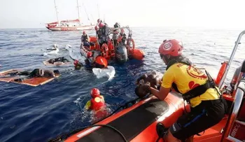 Mueren 14 personas al naufragar 2 botes precarios frente a la costa de Túnez